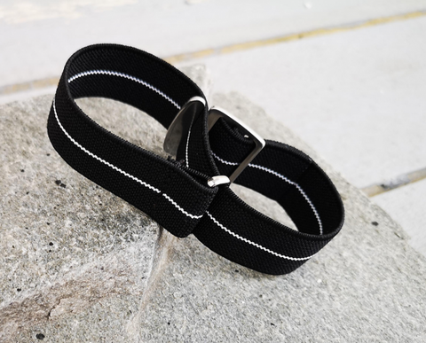Froskemann Elastic Strap – Black w/ White Pinstripe