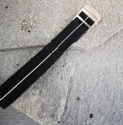 Froskemann Elastic Strap – Black w/ White Pinstripe