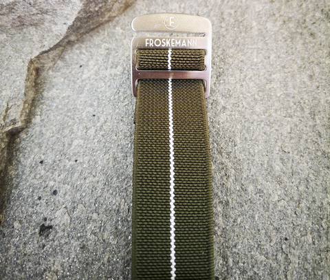 Froskemann Elastic Strap – Olive Green w/ White Pinstripe